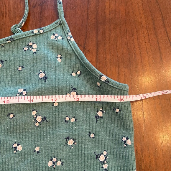 American Eagle Ribbed Green Floral Crop Tank Top size Large - Picture 10 of 10
